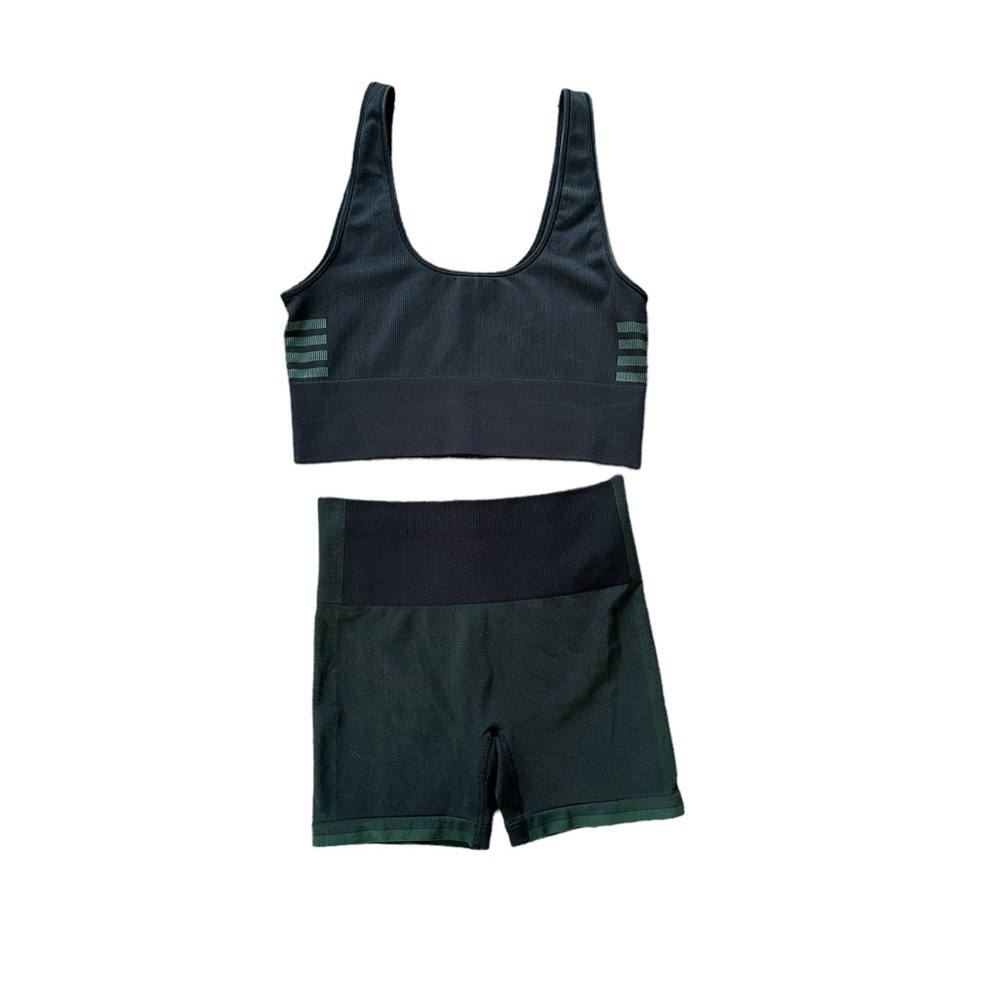 Outdoor voices set shorts size small top size large